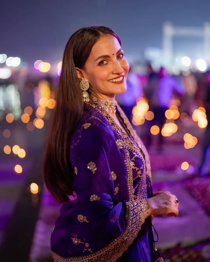 एली इसे आम मंदिर दर्शन नहीं, बल्कि एक गहरा और निजी भावनात्मक कारण बताती हैं. वो कहती हैं कि उनके अंकल ने उनका नाम कृष्णा रखा है.