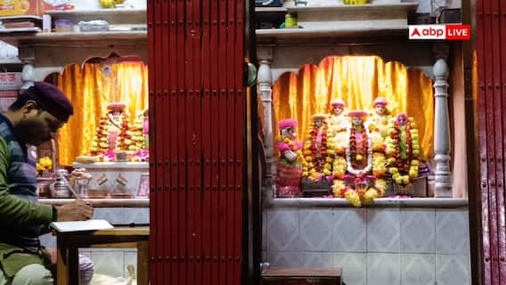 Severe Cold Wave Grips Purvanchal; Deities Draped In Woollens In Varanasi Temples