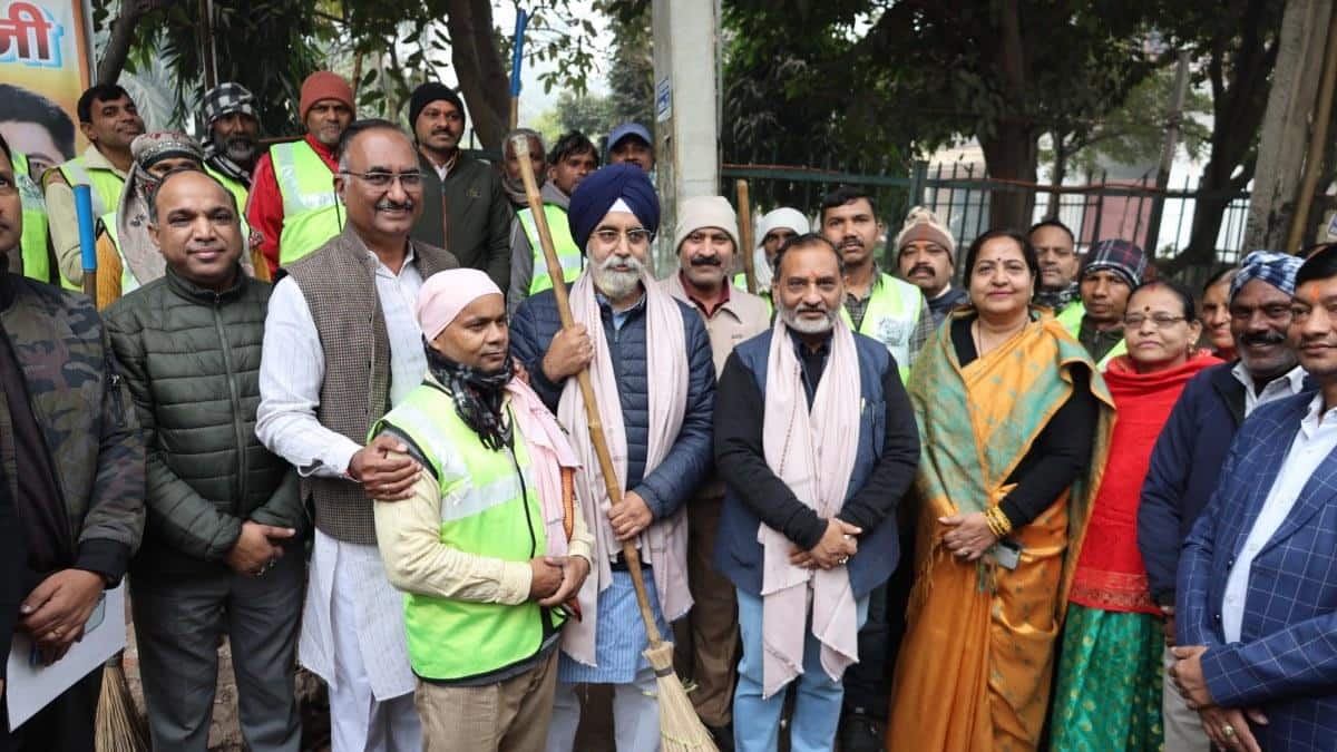 दिल्ली के नालों में सफाई और जल निकासी पर महापौर की सख्त चेतावनी, नागरिकों को राहत की उम्मीद