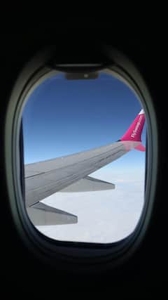 हवाई जहाज की खिड़कियां गोल ही क्यों होती हैं?