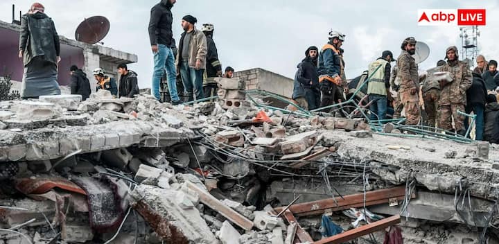 साल 2025 में अफगानिस्तान के दो अलग-अलग इलाकों में भीषण भूकंप आए, जिनमें करीब 2000 लोगों की मौत हो गई. इन भूकंपों की तीव्रता लगभग 6.0 थी. पहला भूकंप कुनार प्रांत में आया और इसके कुछ समय बाद उत्तर अफगानिस्तान के बल्ख प्रांत में 6.2 तीव्रता का दूसरा भूकंप आया, जिससे बड़े पैमाने पर तबाही हुई.