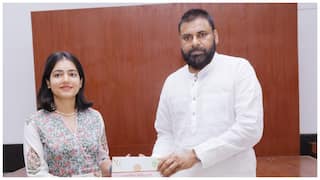 Gen Z vlogger Swathi Roja met Pawan Kalyan: పవన్ కల్యాణ్‌ను కలిసిన జెన్ Z వ్లాగర్ స్వాతి రోజా- శ్రీశైలంలో ఎదురైన అనుభవాలు తెలుసుకున్న డీసీఎం 