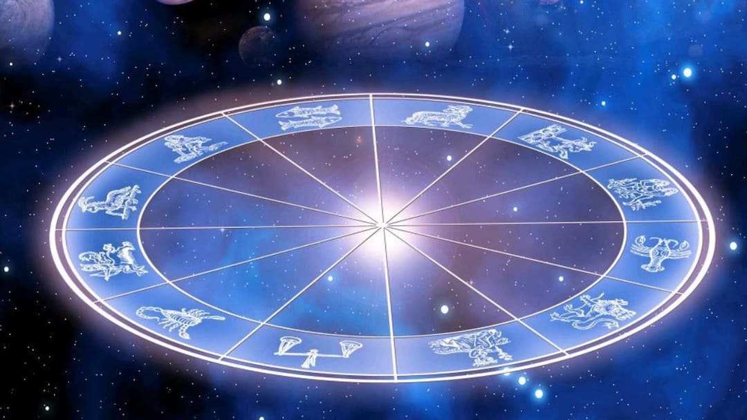 Lucky Zodiac Signs Rasi Phalalu and daily horoscope in telugu Read today Mesha to Meena rashi phalalu 23rd December 2025 2025 డిసెంబర్ 23 రాశిఫలాలు - మేషం నుంచి మీనం.. ఈ రోజు మీ రాశి ఎలా ఉందో తెలుసుకోండి!