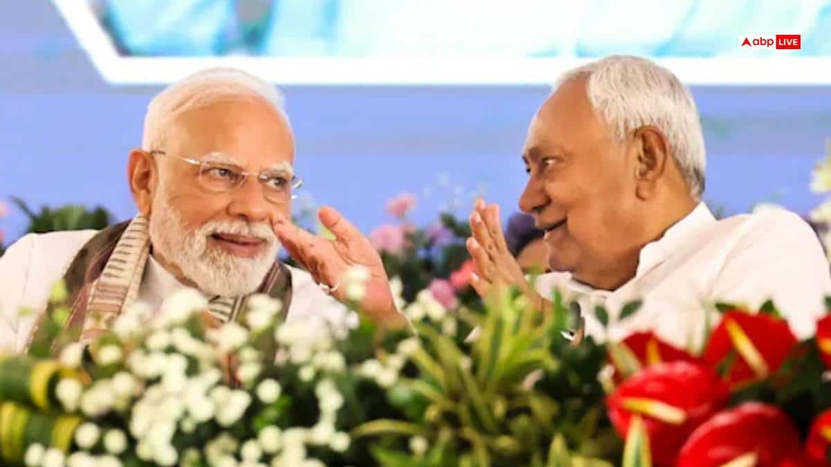 हिजाब विवाद के बीच आज पीएम मोदी से मिले नीतीश कुमार, 20 मिनट चली मीटिंग, क्या हरकत के लिए माफी मांगेंगे?