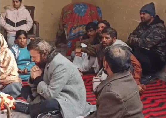 Punjabi Sufi Singer Death: ਮਸ਼ਹੂਰ ਸੂਫ਼ੀ ਗਾਇਕ ਦਾ ਦੇਹਾਂਤ, ਆਖਰੀ ਦਰਸ਼ਨਾਂ ਲਈ ਪਹੁੰਚੇ ਕਈ ਪੰਜਾਬੀ ਕਲਾਕਾਰ, ਸਾਹਮਣੇ ਆਈਆਂ ਤਸਵੀਰਾਂ; ਸਦਮੇ 'ਚ ਪ੍ਰਸ਼ੰਸਕ...