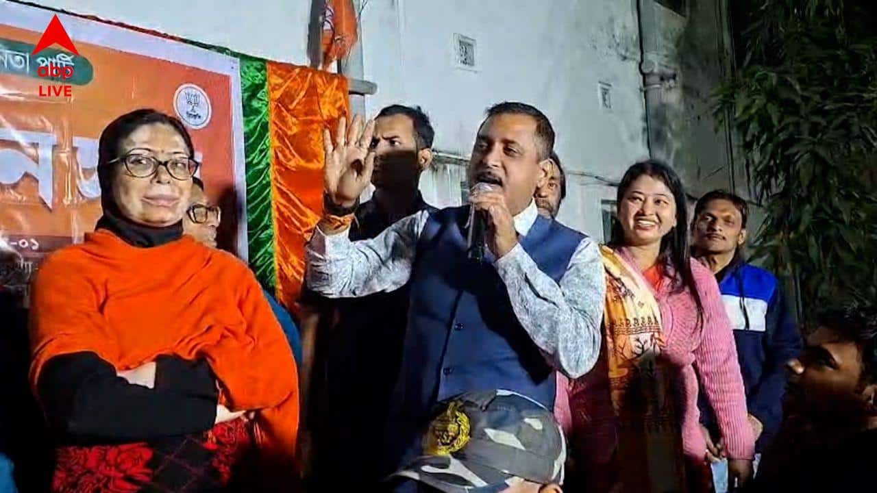 TMC Vs BJP: বরানগরে সজল ঘোষের সভায় ধুন্ধুমার ! তৃণমূল কাউন্সিলরকে 'বাংলাদেশি আখ্যা' দেওয়ার অভিযোগ