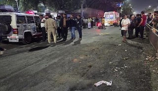 અમદાવાદના ખાડામાં વધુ એક જિંદગી હોમાઇ, મહિલાએ અકસ્માતમાં ગુમાવ્યો જીવ