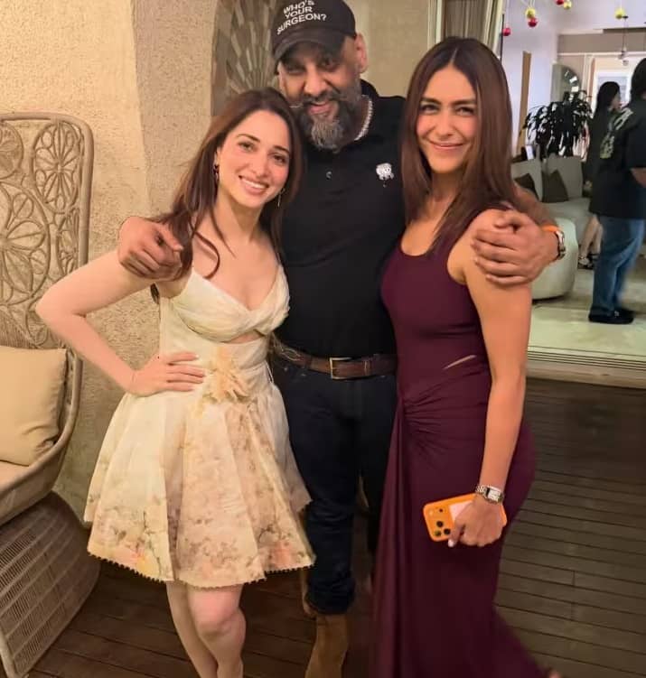 अभिनेत्री मृणाल ठाकुर और सिद्धांत चतुर्वेदी पार्टी में नजर आए। सभी ने पार्टी का भरपूर आनंद लिया।