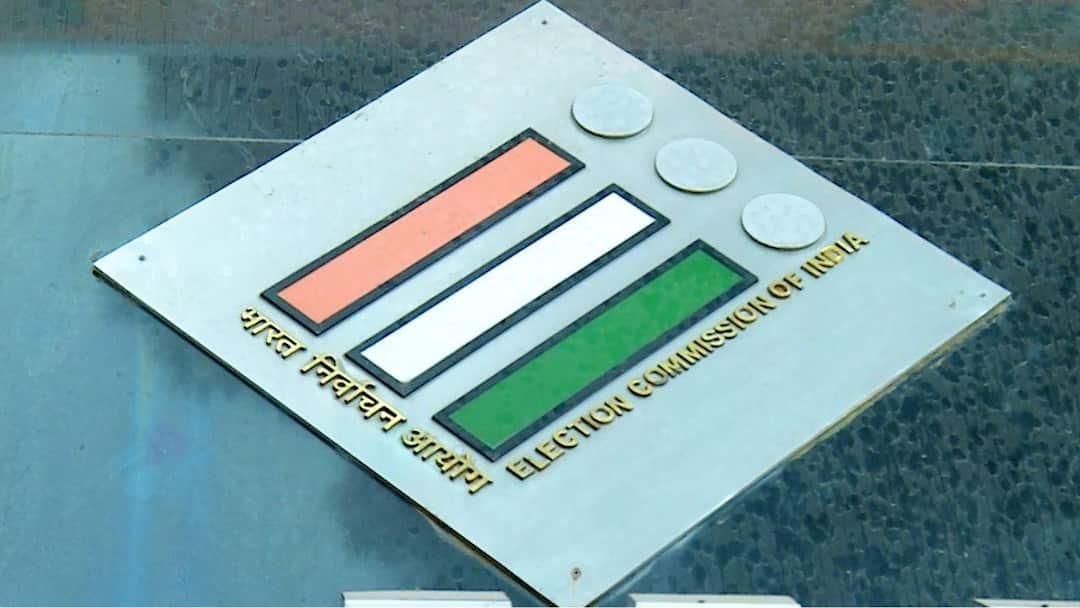 SIR News employees of eastern railways asked to submit format B declaration form Election Commission news SIR News: 'পূরণ করতে হবে Format-B ডিক্লারেশন ফর্ম', SIR পর্বের শেষ ধাপে এসে 'Very Urgent' নির্দেশিকা পূর্ব রেলে