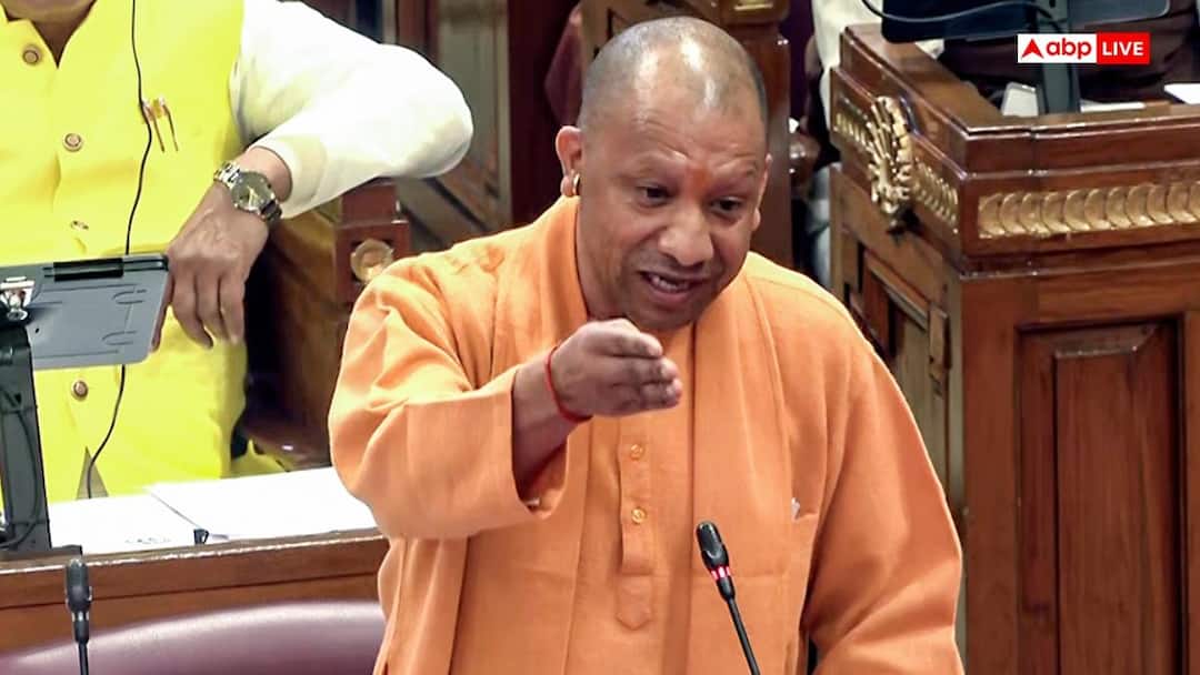 CM Yogi Adityanath Said Congress Stifled Constitution by imposing the Emergency in UP Assembly Winter Session 'कांग्रेस ने आपातकाल थोपकर संविधान का गला दबाने का कार्य किया', यूपी विधानसभा में बरसे CM योगी
