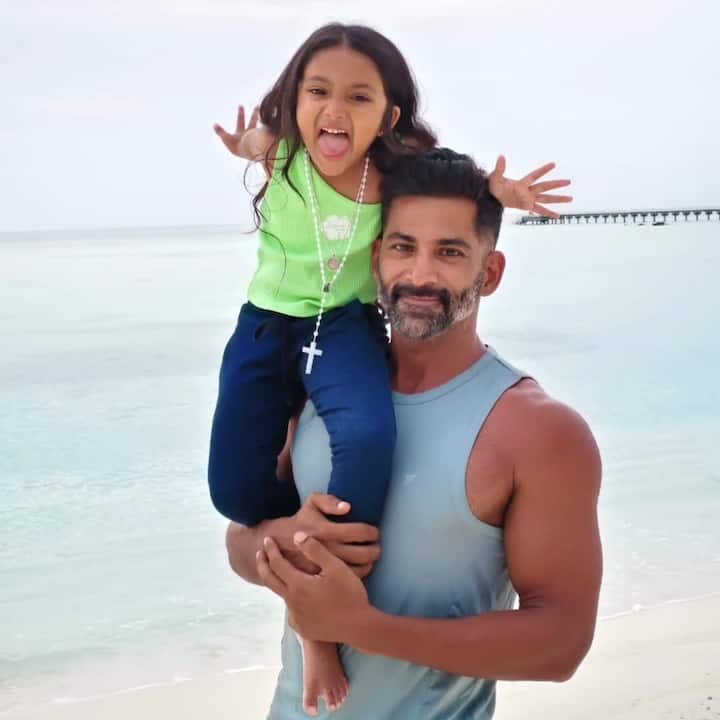 हाल ही में एक इंटरव्यू के दौरान विवान ने अपने स्ट्रगलिंग डेट को याद किया.एक्टर ने बताया कि वो करीब 5 साल घर बैठे और जैसे-तैसे दूसरी नौकरी करके घर चलाया और ईएमआई भरी.