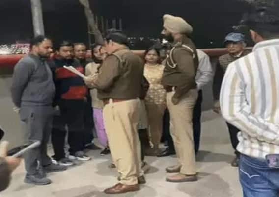 ਜਲੰਧਰ ਦੀ ਫੈਕਟਰੀ 'ਚ ਵਾਪਰਿਆ ਦਰਦਨਾਕ ਹਾਦਸਾ, ਪੈ ਗਿਆ ਭੜਥੂ, 3 ਲੋਕਾਂ ਦੀ ਮੌਤ, ਕਈ ਜ਼ਖ਼ਮੀ ਜਲੰਧਰ ਦੀ ਫੈਕਟਰੀ 'ਚ ਵਾਪਰਿਆ ਦਰਦਨਾਕ ਹਾਦਸਾ, ਪੈ ਗਿਆ ਭੜਥੂ, 3 ਲੋਕਾਂ ਦੀ ਮੌਤ, ਕਈ ਜ਼ਖ਼ਮੀ