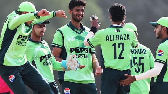 पाकिस्तान की बेशर्मी, जिस ब्लॉकबस्टर 'धुरंधर' को किया बैन, उसी फिल्म के गाने पर जमकर नाचे खिलाड़ी