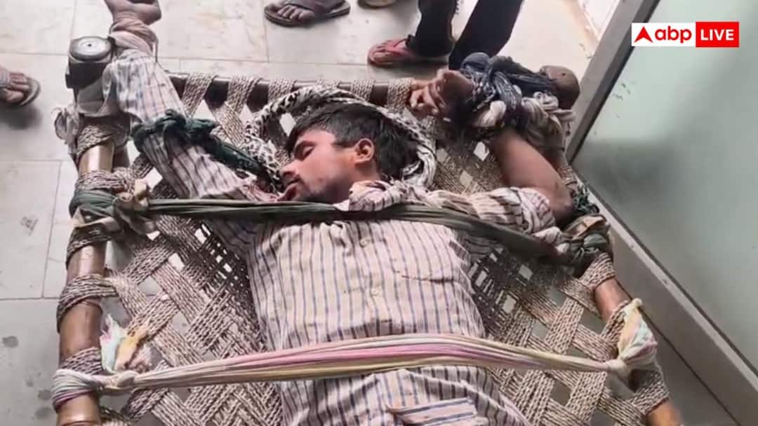 Aligarh a young man condition worsened after being bitten by dog showing signs of rabies ann अलीगढ़ में युवक को कुत्ते ने काटा, कुछ ही घंटों में बिगड़ी तबीयत, काटने को दौड़ा और भौंकने लगा