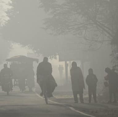 ਮੌਸਮ ਵਿਭਾਗ ਮੁਤਾਬਕ ਇਸ ਸਮੇਂ ਵੈਸਟਨ ਡਿਸਟਰਬਨ ਸਰਗਰਮ ਹੈ, ਜਿਸ ਕਾਰਨ ਮੌਸਮ ਵਿੱਚ ਬਦਲਾਅ ਆ ਰਿਹਾ ਹੈ। ਇਸ ਦਾ ਅਸਰ ਉੱਤਰ-ਪੱਛਮੀ ਭਾਰਤ ਦੇ ਮੌਸਮ ‘ਤੇ ਸਾਫ਼ ਨਜ਼ਰ ਆ ਰਿਹਾ ਹੈ। ਉੱਤਰ-ਪੱਛਮੀ ਭਾਰਤ ਦੇ ਉੱਪਰ ਤੇਜ਼ ਰਫ਼ਤਾਰ ਹਵਾਵਾਂ ਵੱਗ ਰਹੀਆਂ ਹਨ, ਜਿਨ੍ਹਾਂ ਨੂੰ ਜੈੱਟ ਸਟ੍ਰੀਮ ਕਿਹਾ ਜਾਂਦਾ ਹੈ।