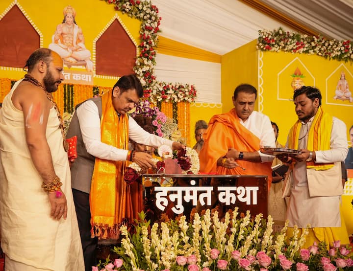 भगवान हनुमानजी आणि गुरुदेवजींचे आशीर्वाद आणि कृपा घेण्यासाठी मी आलोय. हनुमानजीच्या कथेच्या माध्यमातून गुरुदेवजींचे आम्हाला असेच आशीर्वाद मिळत राहील.