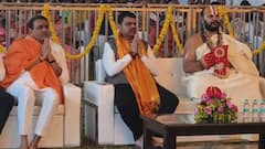 मनोज्वं मारुत्तुल्यवेगम... देवाभाऊ हनुमान भक्तीत लीन; मुख्यमंत्री अर्धा तास कथा ऐकण्यात मंत्रमुग्ध