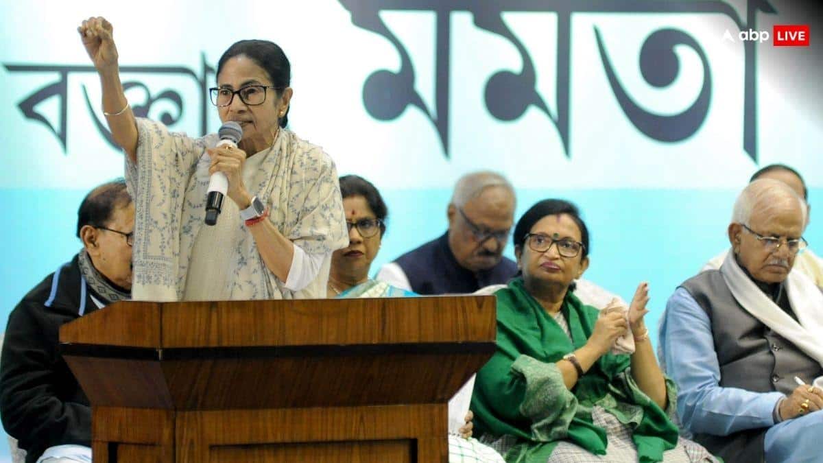 58,20,899 नाम हटाए गए... बंगाल में SIR को लेकर भड़कीं ममता बनर्जी, चुनाव आयोग पर लगाया भारी त्रुटियों का आरोप