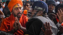 Kolkata Witnesses Violence During Protest Over Killing Of Hindus In Bangladesh; Monk Injured