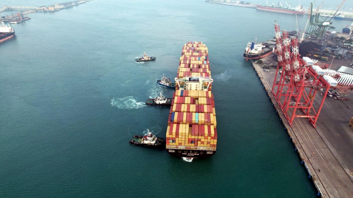 தூத்துக்குடி துறைமுகம்: பிரம்மாண்ட கப்பல் வருகை! தென் தமிழகத்தில் தொழில் புரட்சிக்கு வித்திடும் MSC Michaela!