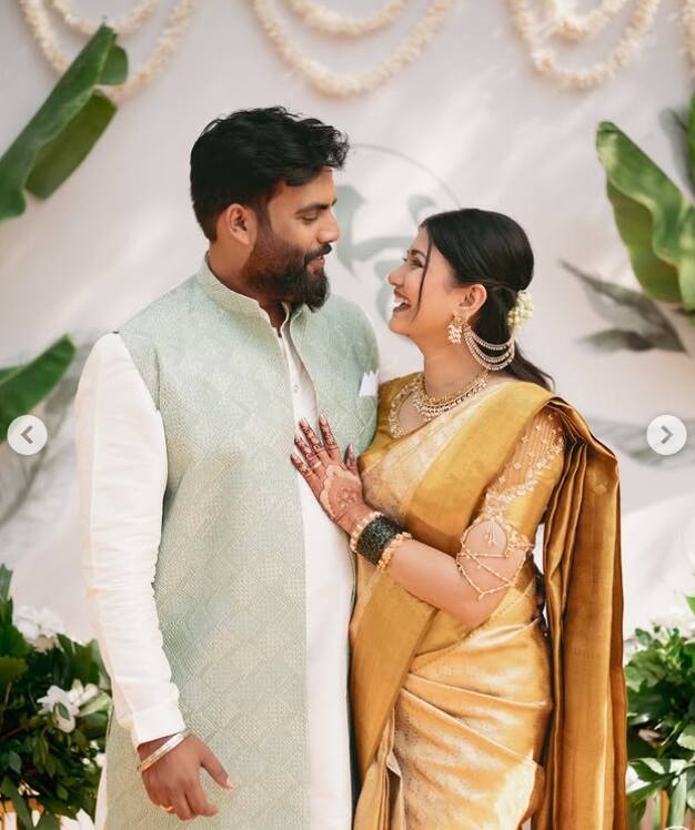 तिच्या साक्षीगंध समारंभाचे फोटो आणि व्हिडिओ सोशल मीडियावर व्हायरल होत आहेत. या समारंभातील काही खास क्षण तिने आपल्या सोशल मीडियावरही शेअर केले आहेत.