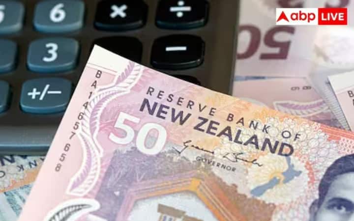 હાલના રેટ પર  ₹10,000 લગભગ 191.65 ન્યુઝીલેન્ડ ડોલર બરાબર થાય છે. તમને જણાવી દઈએ કે આ રકમ ન્યુઝીલેન્ડમાં થોડા દિવસ માટે કરિયાણા, સ્થાનિક પરિવહન અથવા સામાન્ય હોટેલ રોકાણ માટે પૂરતી હોઈ શકે છે, પરંતુ વૈભવી ખર્ચ માટે નહીં.