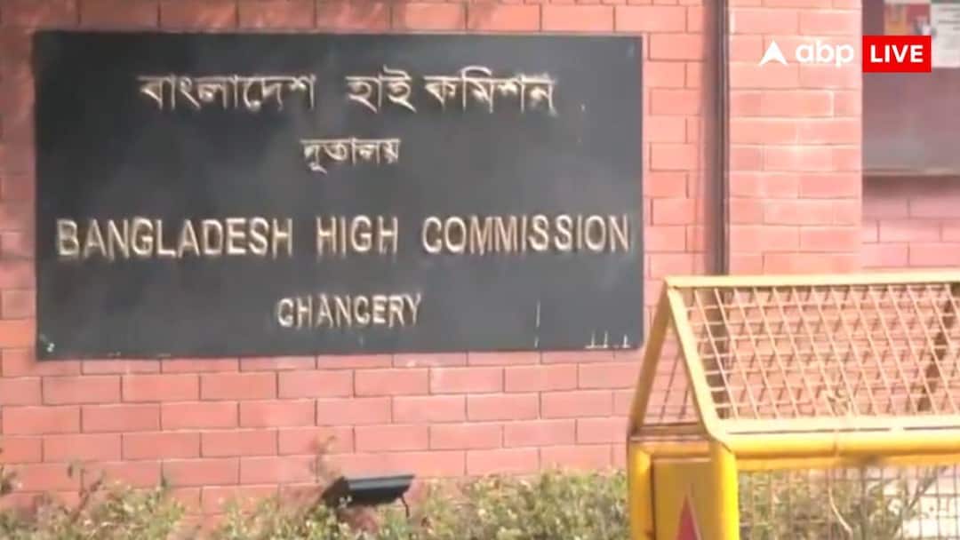 Bangladesh Unrest Muhammad Yunus Government Summoned Indian High Commissioner बांग्लादेश ने भारतीय राजदूत को किया तलब, कहा- 'राजनयिकों की सुरक्षा खतरे में...आपसी सम्मान में आई कमी'
