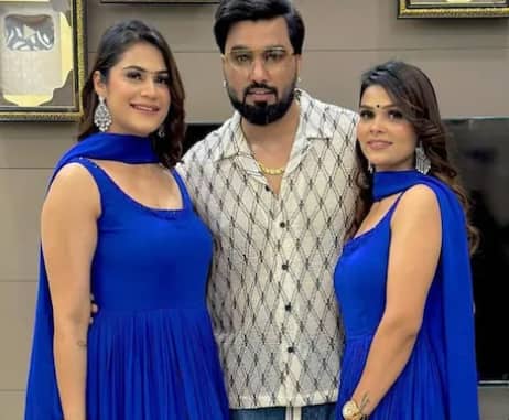 फेमस यूट्यूबर अरमान मलिक सोशल मीडिया स्टार हैं. वो अक्सर अपनी दोनों पत्नियों पायल और कृतिका संग वीडियो-फोटो शेयर करते रहते हैं.