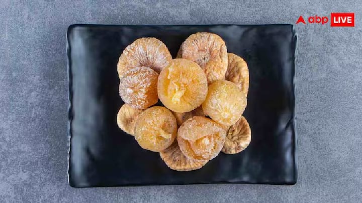 અંજીર ખાવાથી બ્લડ પ્રેશર કંટ્રોલમાં રહે છે. અંજીરમાં રહેલા પોષક તત્વો હૃદયને મજબૂત બનાવવામાં અને હૃદયની સમસ્યાઓનું જોખમ ઘટાડવામાં મદદ કરે છે.