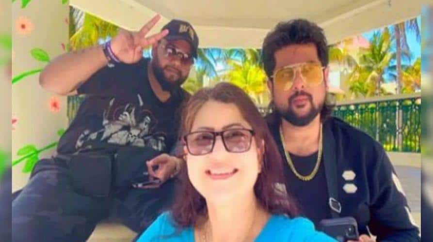 Punjabi-singer-sardool-sikander wife amar-noorie-threat-update-check all details inside Amar Noori Threat: ਅਮਰ ਨੂਰੀ ਨੂੰ ਕਿਸ ਇੰਸਪੈਕਟਰ ਨੇ ਦਿੱਤੀ ਧਮਕੀ? ਮਾਮਲੇ 'ਚ ਵੱਡਾ ਅਪਡੇਟ; ਪੁਲਿਸ ਨੇ ਹਿਰਾਸਤ 'ਚ ਲਏ 3 ਮੁਲਜ਼ਮ; ਪੰਜਾਬੀ ਗਾਇਕਾ ਨੂੰ ਦਿੱਤੀ ਸੁਰੱਖਿਆ...