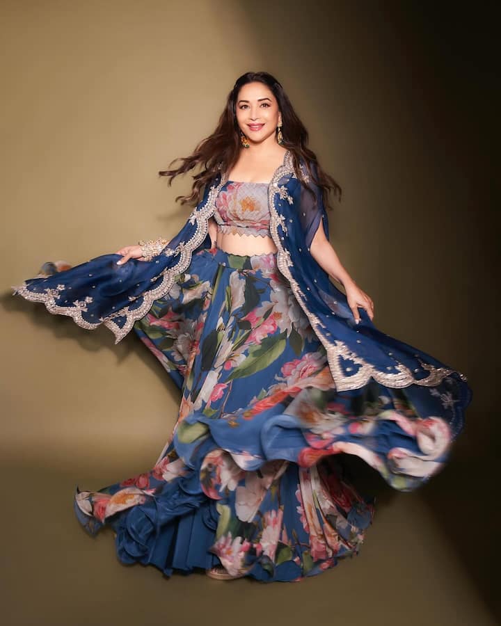 हाल ही में माधुरी ने एक इंटरव्यू में खुलासा किया कि शुरुआती दिनों में उन्हें नाक ठीक करवाने की सलाह तक दी गई थी.