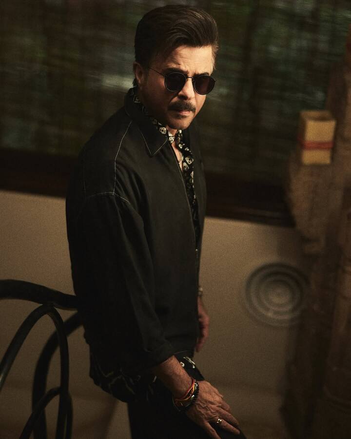 आने वाले दिनों में अनिल कपूर को एकदम नए और अलग-अलग किरदारों में देखने को मिलेगा. उनके पास अभी बॉलीवुड की 5 मोस्ट अवेटेड फिल्में हैं. इनमें ‘अल्फा’, ‘धमाल 4’, ‘राजा’ और ‘सूबेदार’ शामिल हैं. इन फिल्मों में वह एक बार फिर से अपनी एनर्जी, चार्म और दमदार एक्टिंग से दर्शकों का दिल जीतने के लिए तैयार हैं.