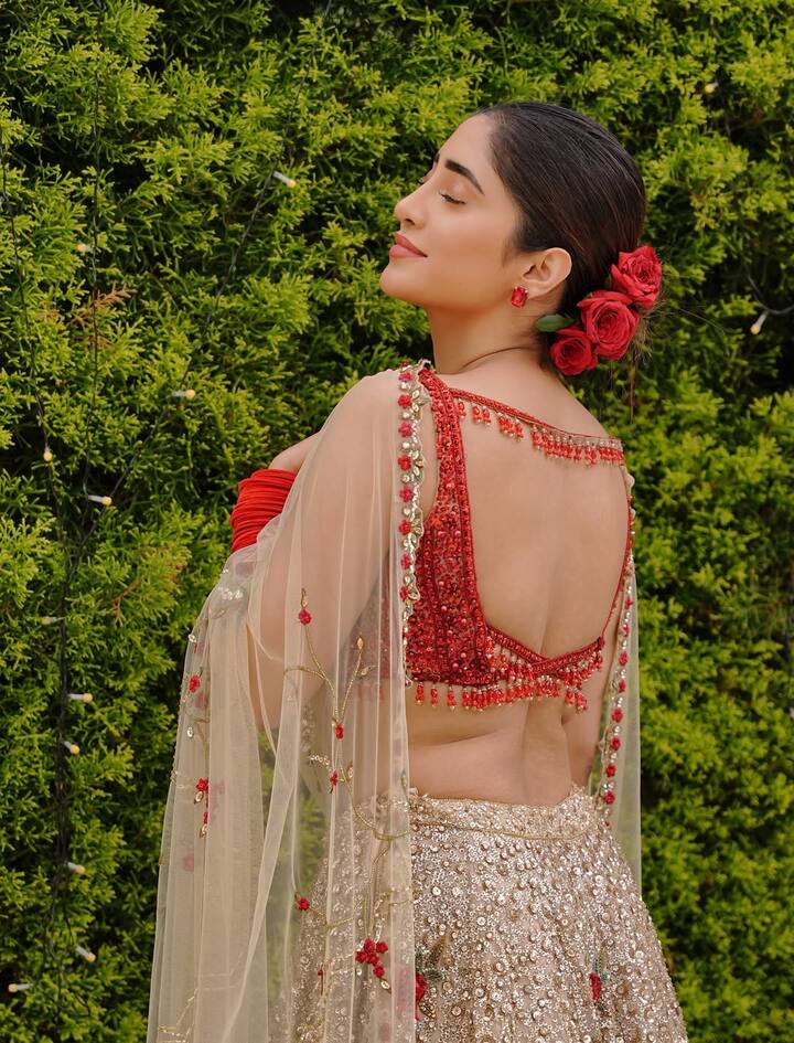 शिवांगी ने बताया कि उन्हें वो ऐड मिल गया, जिसकी वजह से वो मुंबई में रुक गईं.हम नहीं गए घर, फिर वहां से ये सब शुरू हुआ.