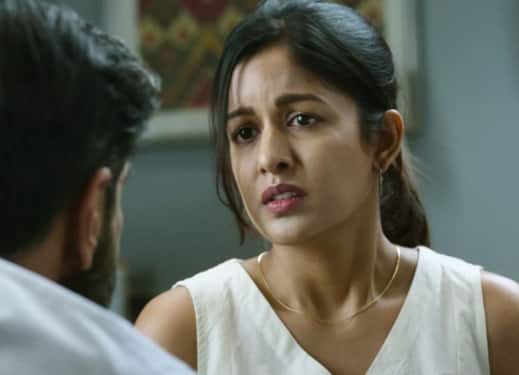 अजय देवगन की ऑनस्क्रीन बेटी इशिता दत्ता हैं. उन्होंने फिल्म दृश्यम में अजय देवगन की बेटी का किदार निभाया था.