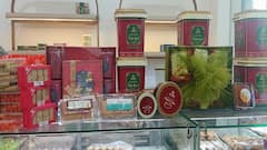 புதுசு கண்ணா புதுசு... விதவிதமான கேக்குகள் விற்பனை: குவியும் மக்கள் எங்கு தெரியுங்களா?