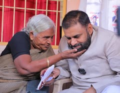 Pawan Kalyan In Ippatam: ఇచ్చిన మాట కోసం ఇప్పటంలో పవన్‌ కళ్యాణ్ పర్యటన.. వృద్ధురాలి ఫ్యామిలీకి ఆర్థిక సాయం..