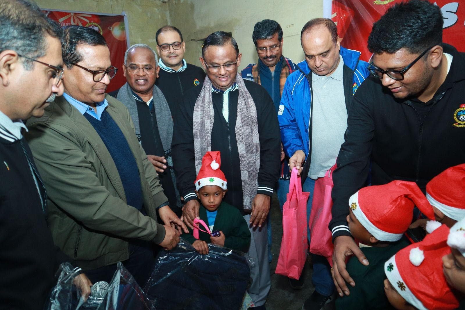 Xavier's Christmas Celebration: বড়দিনে অভিনব উপহার, ২০০০-এর বেশি পিছিয়ে পড়া মানুষের পাশে Xavier’s Alumni