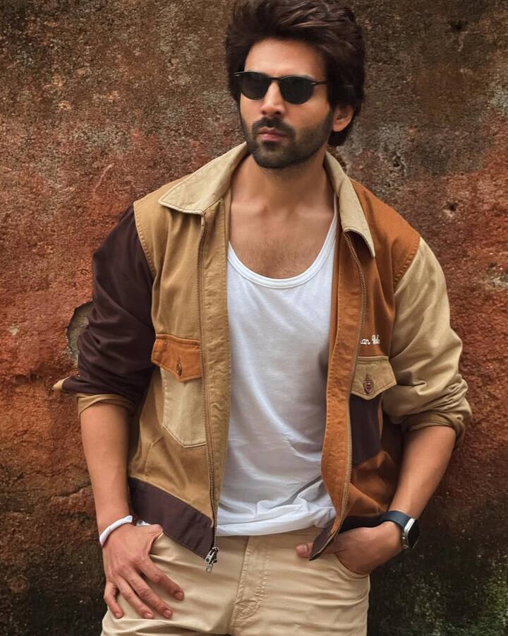 डॉक्टरों के परिवार से आने वाले कार्तिक ने इंजीनियरिंग के साथ-साथ अपने एक्टिंग सपने को भी जिंदा रखा हैं.