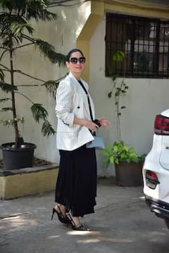 Look: બ્લેક ડ્રેસ સાથે બ્લેઝરમાં જોવા મળી તમન્ના ભાટિયા, તસવીરો જોઇ નહીં હટે નજર