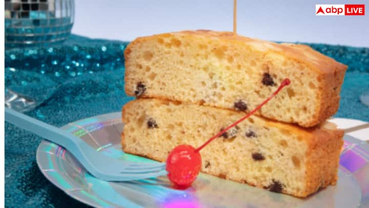 प्लम केक को मेवों से मनाया जाता है. इसमें काजू, किशमिश, खजूर, अंजीर और नट्स होते हैं. बात की जाए इसमें चीनी की मात्रा की तो वह काफी कम होती है.