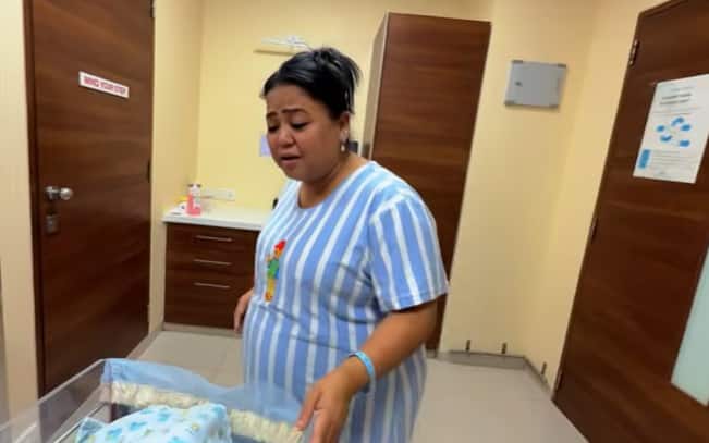 भारती सिंह अपनी पूरी प्रेग्नेंसी के दौरान काम करती रहीं. डिलीवरी वाले दिन भी वो शूटिंग पर जाने वाली थीं. लेकिन, कॉमेडियन का वॉटर बैग ब्रेक हो गया जिसकी वजह से उन्हें अस्पताल ले जाना पड़ा और फिर उन्होंने बेटे को जन्म दिया.