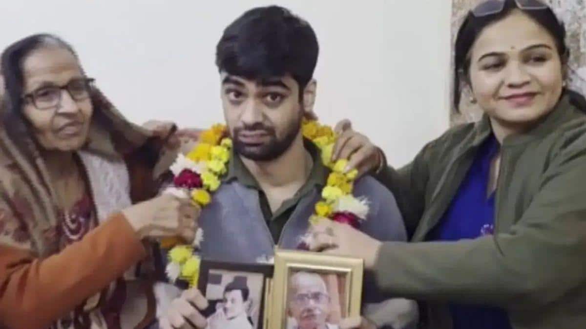 चलने-बोलने की मुश्किलें भी नहीं रोक सकीं सपना, मानवेंद्र ने पास किया UPSC एग्जाम