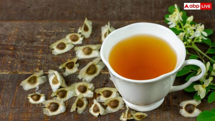 चाय का ग्लोबल सफल 1830 के दशक में तेज हुआ. इस समय में अंग्रेजों ने असम में चाय के देसी पौधे खोज और भारत में बड़े पैमाने पर उनकी खेती शुरू की. आखिरकार वक्त के साथ-साथ यह दुनिया में सबसे ज्यादा पी जाने वाली ड्रिंक में से एक बन गई.