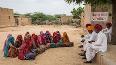 Rajasthan Panchayat Revokes Smartphone Ban On Women After Widespread Backlash