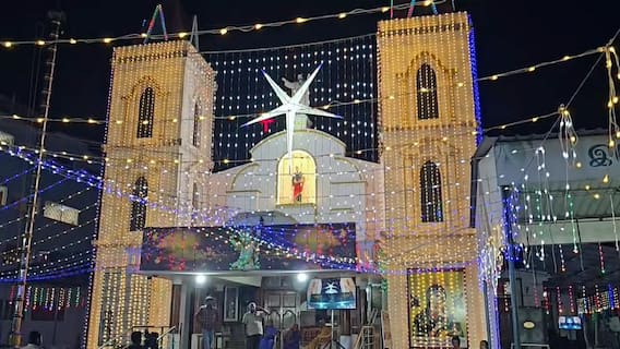 கோவை கிறிஸ்துமஸ்: மத நல்லிணக்கத்துடன் குழந்தை இயேசு பிறப்பு! ஆயிரக்கணக்கானோர் பங்கேற்பு