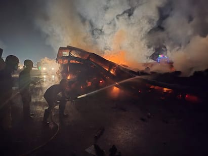 सदर अपघातामध्ये आतापर्यंत 17 जणांचा मृत्यू झाला आहे. तर 21 प्रवासी जखमी झाले आहेत.