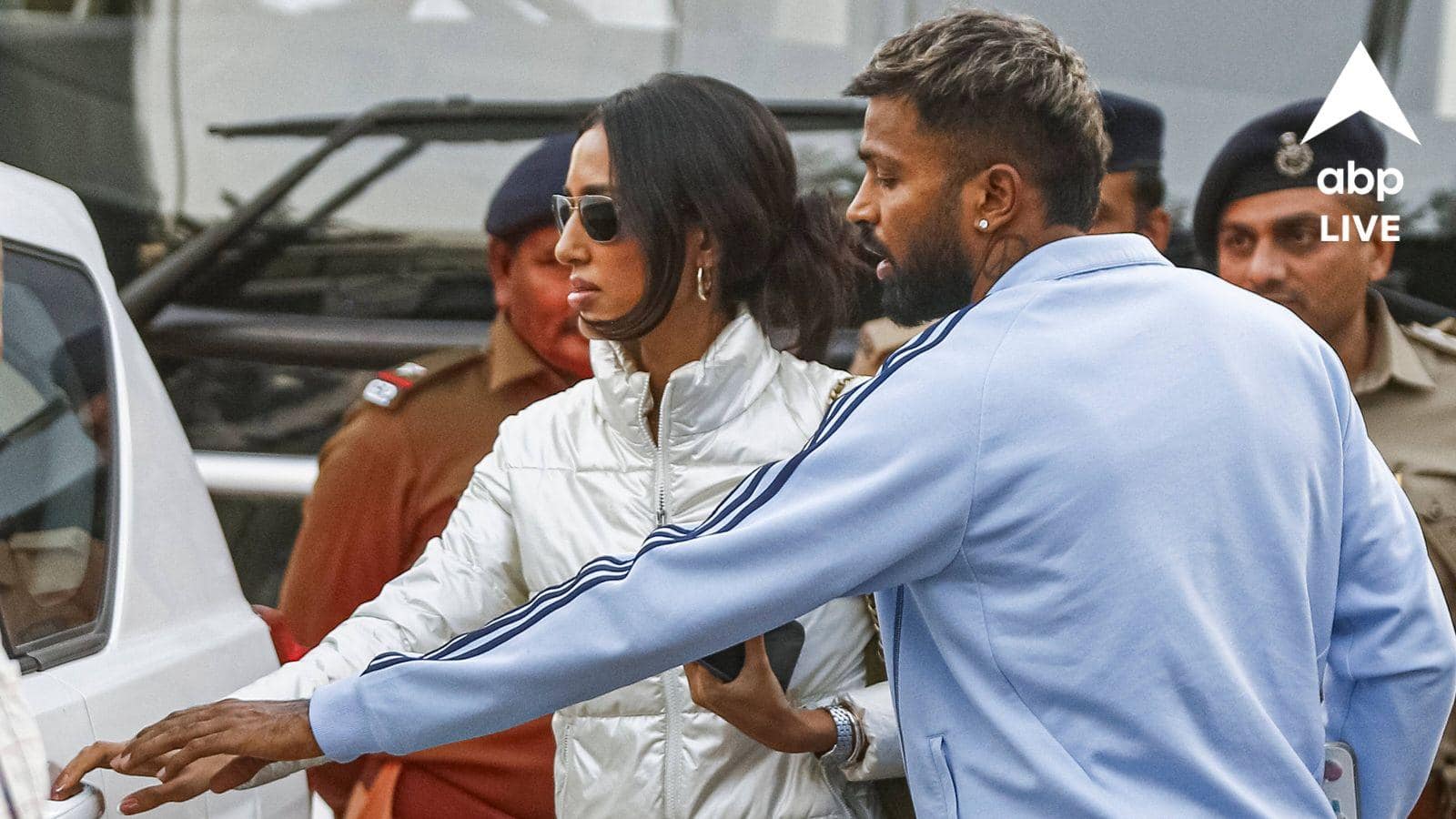 Hardik Pandya: জাহান্নমে যাও, বান্ধবীর সামনেই আক্রমণ হার্দিককে! কী করলেন ভারতের তারকা অলরাউন্ডার?