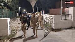 अलीगढ़ मुस्लिम यूनिवर्सिटी के टीचर की गोली मारकर हत्या, नकाबपोशों ने की ताबड़फोड़ फायरिंग