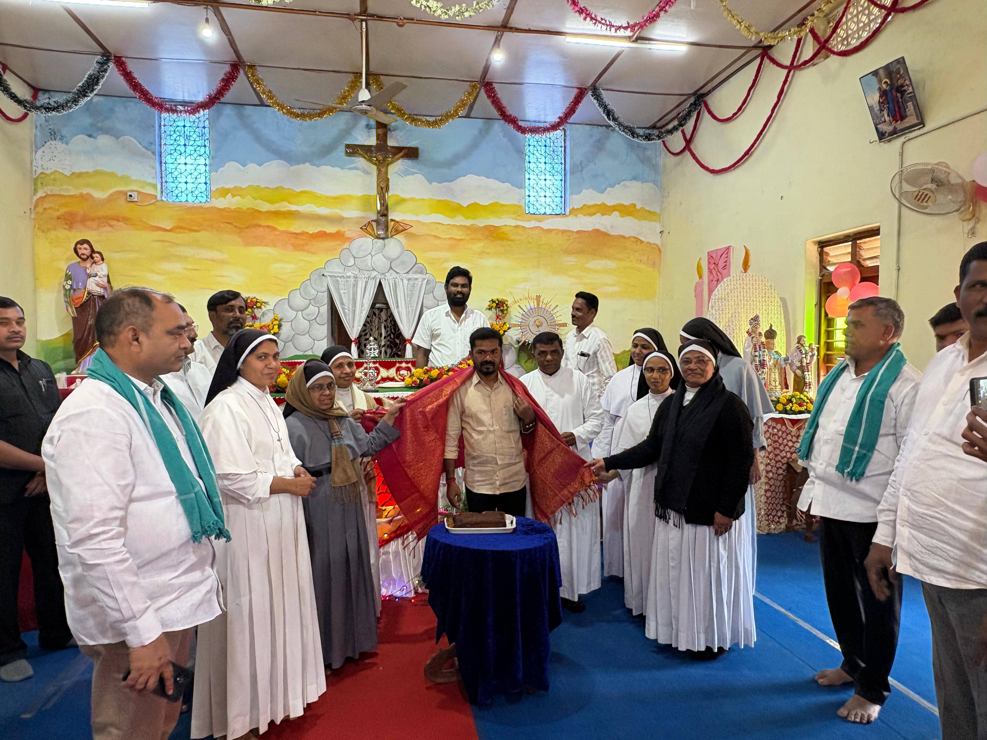 Christmas 2025: ఆదిలాబాద్ జిల్లాలోని చర్చిల్లో క్రిస్మస్ వేడుకలు ఎలా జరుపుకున్నారంటే?