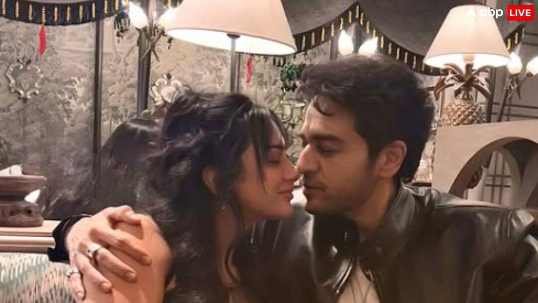 बिग बॉस 19 के विनर गौरव खन्ना की पत्नी डांस की वजह से हुईं ट्रोल, एक्टर बोले- वो बिना फिल्टर हैं, मुझे पसंद है Bigg Boss 19 winner Gaurav Khanna wife Akanksha Chamola trolling dance video actor reaction बिग बॉस 19 के विनर गौरव खन्ना की पत्नी डांस की वजह से हुईं ट्रोल, एक्टर बोले- वो बिना फिल्टर हैं, मुझे पसंद है